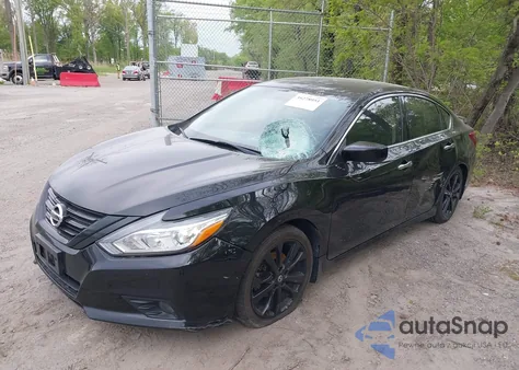 2018 Nissan Altima 2.5 Sr z USA, uszkodzony, nr VIN 1N4AL3AP4JC294355